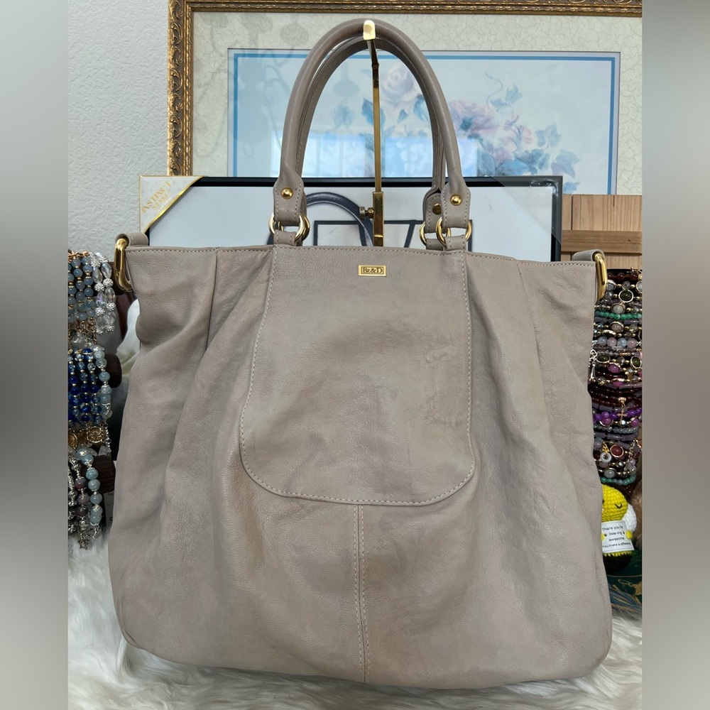 BE&D Taupe Distressed Leather Tote Bag